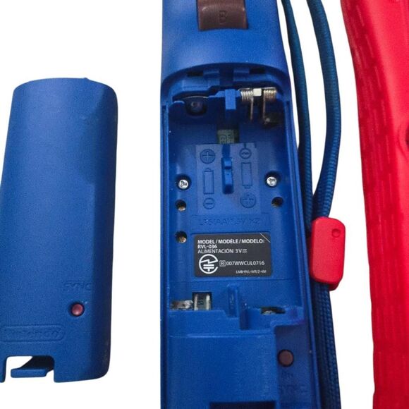 Original Nintendo Wii Remote Motion Plus Inside Controller Mario Edition with co - Picture 3 of 3